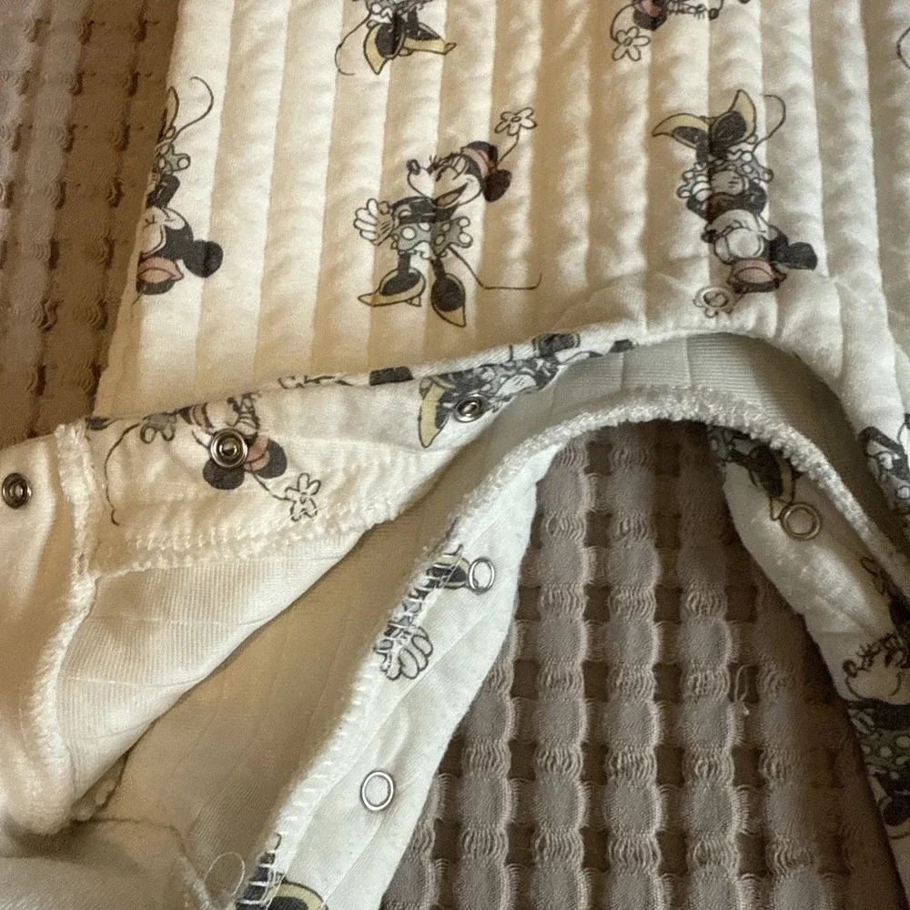 Disney Minnie Mouse Baby Romper Kids 6/9M Cream Excellent Quilted Ruffle‎ Straps